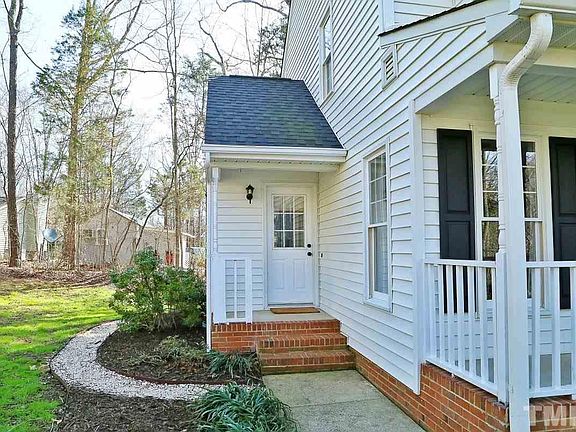 4th image of 2400 Uphill Ct