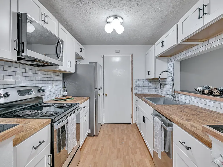 8011 116th St E — Photo 9