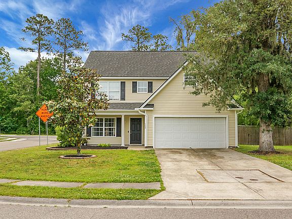 2nd image of 300 Greens Ct