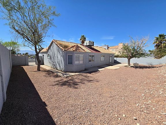 3rd image of 2252 Welsey Manor Dr