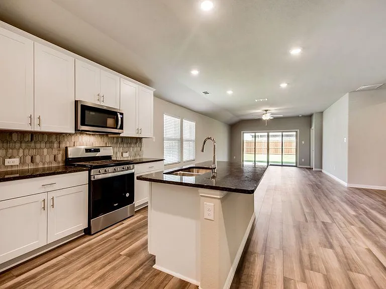 605 Cedar Springs Dr — Photo 10