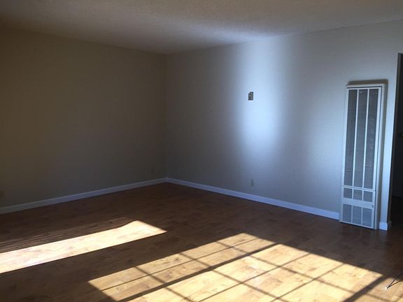 4th image of 1146 Carlsbad Dr