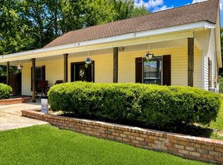 301 Ridgeview Dr, Carriere, MS 39426