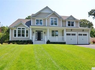 20 Lone Oak Dr, Centerport, NY 11721