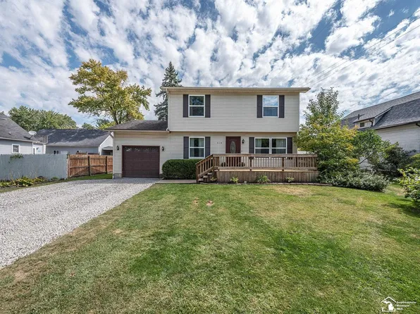 519 Wood St, Petersburg, MI 49270