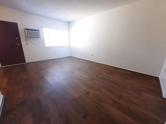 5th image of 6128 Cahuenga Blvd APT 203