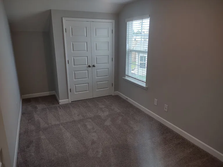 1031 Ashcroft Cir — Photo 40