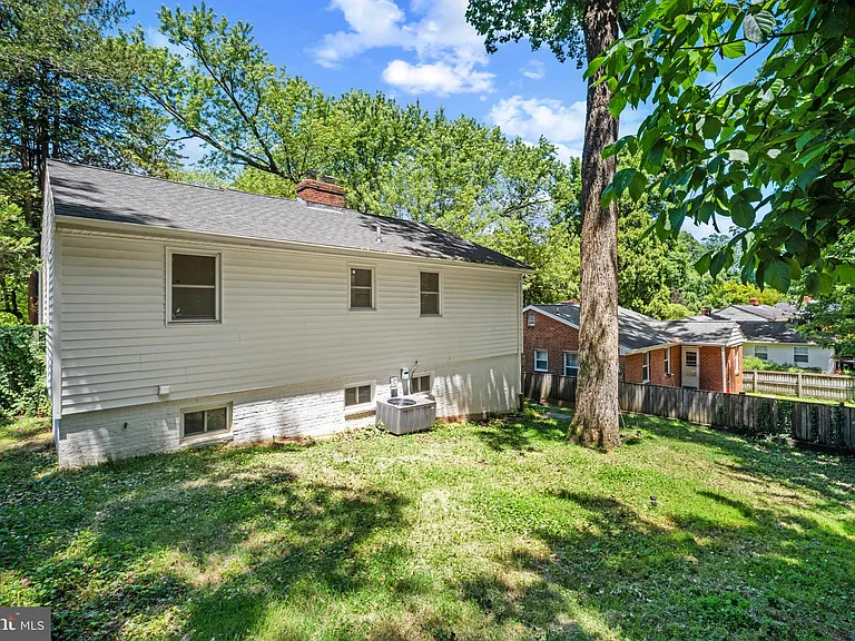 121 Whitmoor Ter — Photo 25
