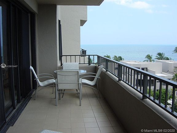 3rd image of 201 Crandon Blvd APT 637