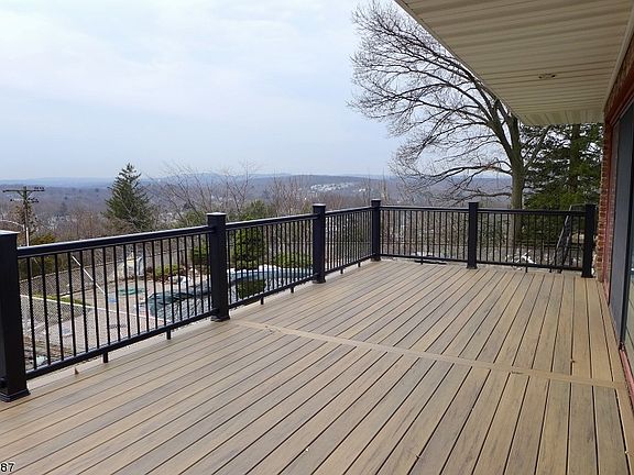 2nd image of 130 Glover St