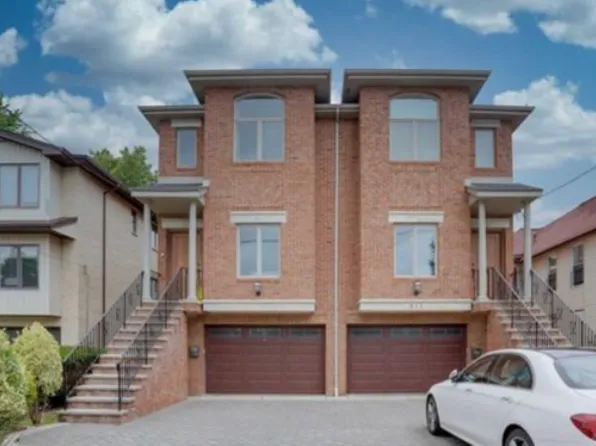 415 Westview Pl, Fort Lee, NJ 07024