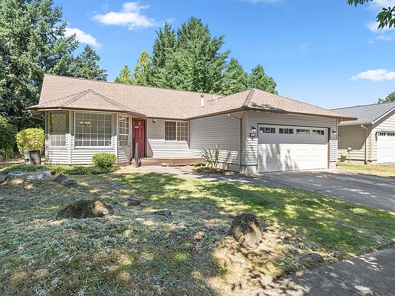 2nd image of 725 SE 33rd St