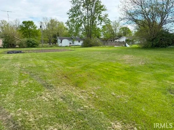 316 E Jackson St, Farmland, IN 47340