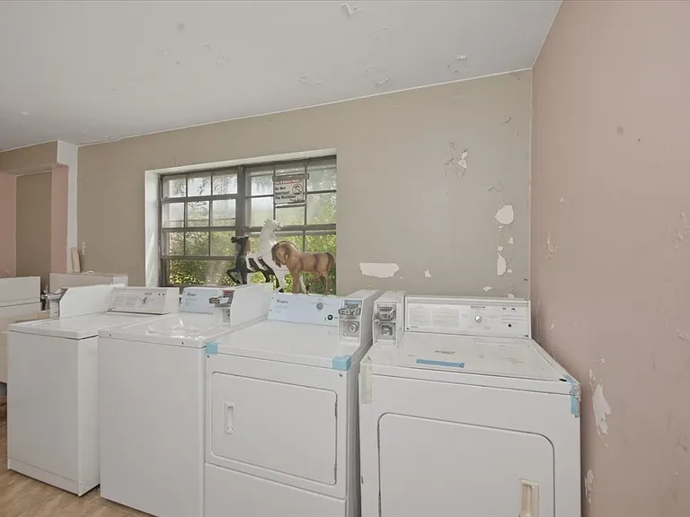 1725 Howard Ave W #201 — Photo 11
