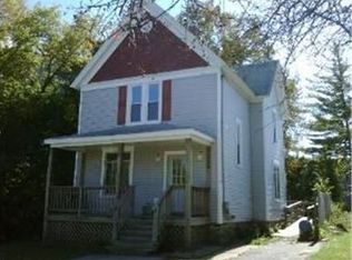 329 Short St, Woodstock, IL 60098