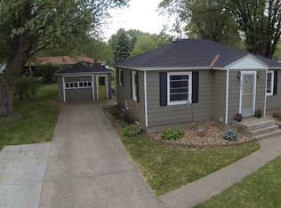 562 W 29th St, Holland, MI 49423