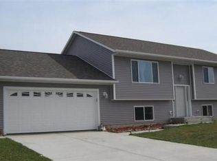 50 Dessa Rain Dr, Reedsburg, WI 53959