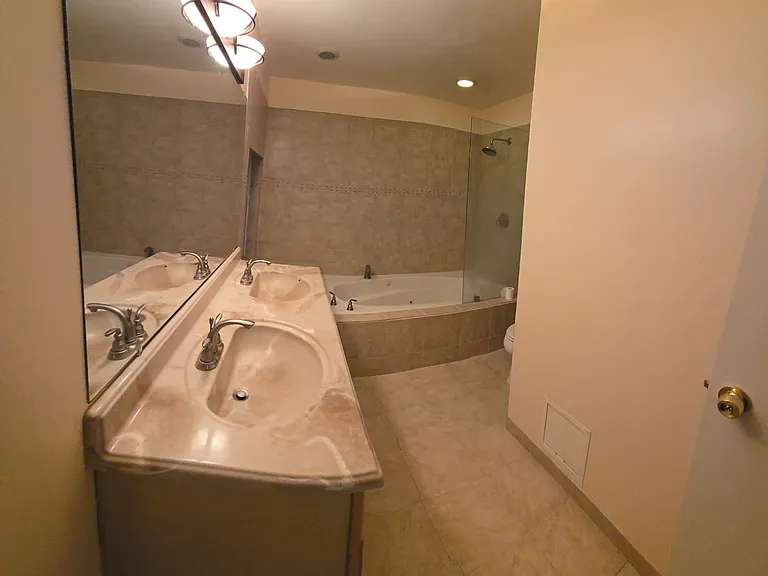 5170 E Huntington Ave — Photo 18