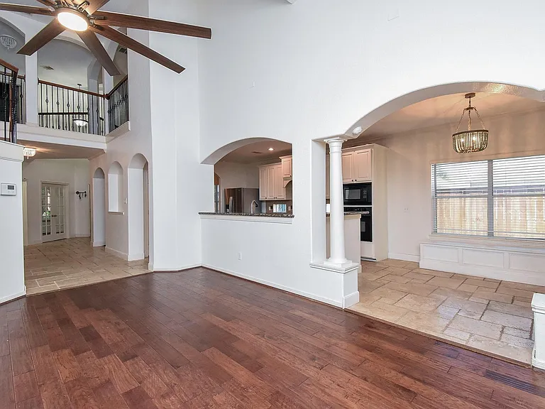 16915 Locust Springs Dr — Photo 9