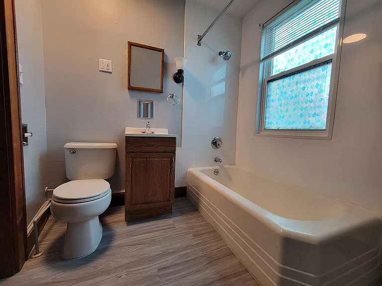 402 Hevey St #3 — Photo 8
