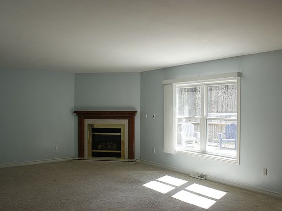 5th image of 3200 E Burt Rd