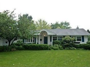 832 Harriet Ln, Barrington, IL 60010