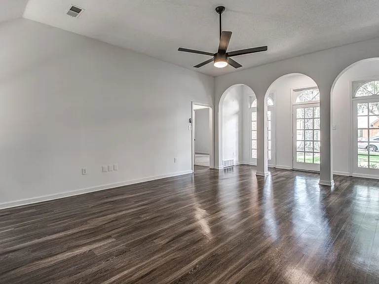 5624 Annandale Dr — Photo 8