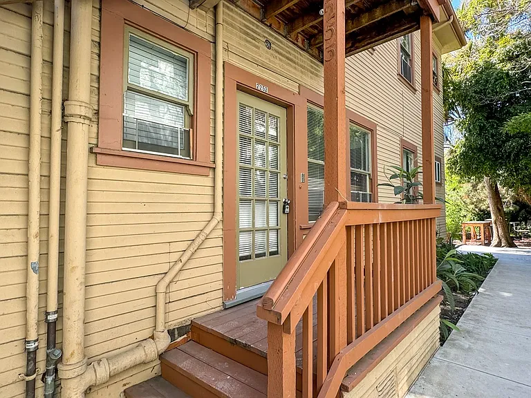 2247 Derby Street — Photo 12