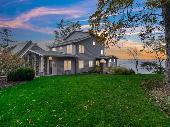 686 E Shore Dr, Culver, IN 46511