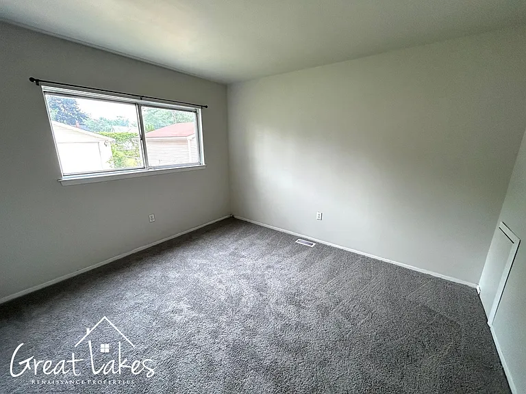 22077 Piper Ave — Photo 12