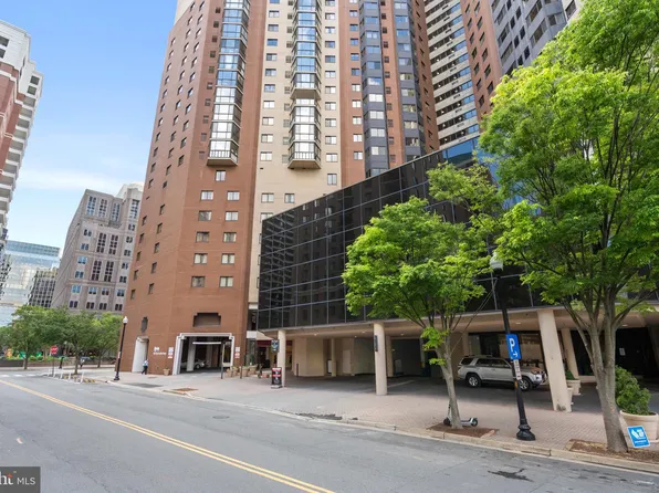 900 N Stafford St APT 1008, Arlington, VA 22203