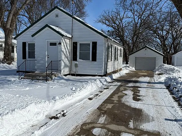 10082 Howard Ave, Lime Springs, IA 52155