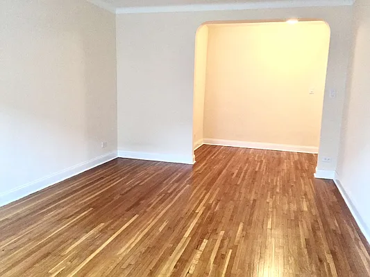 Rented by Kew Forest Realty Inc | media 5