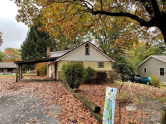 3rd image of 210 Skyline Dr