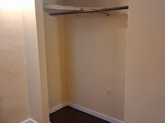 2nd image of 1600 Howard Ave #1600