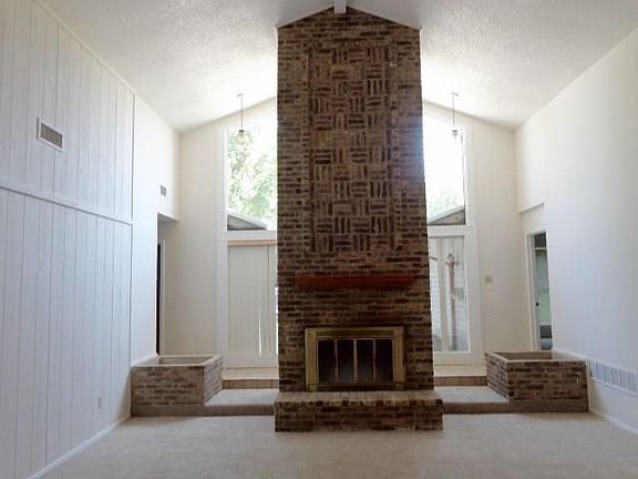 3rd image of 618 Katherine Ct