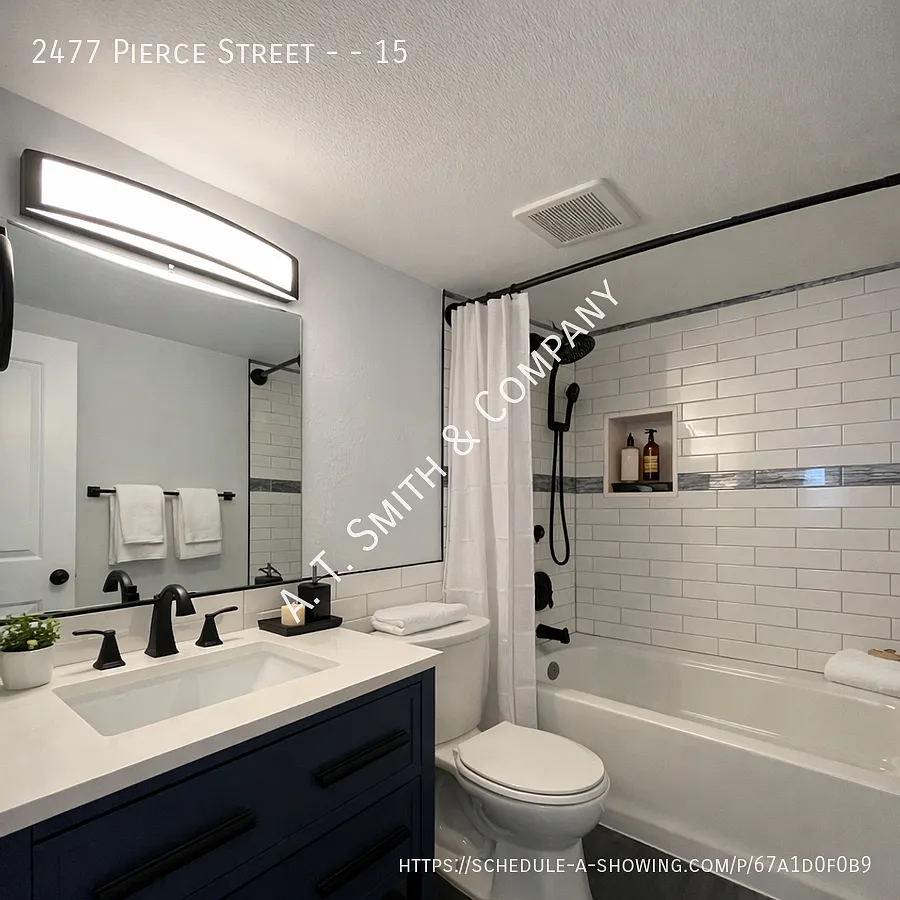 Pet Friendly 2 Bedroom Townhouse with Private Fenced Yard and Stainless-steel appliances! — Photo 4