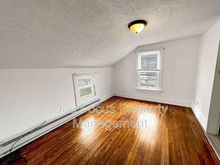 145 Center St — Photo 9