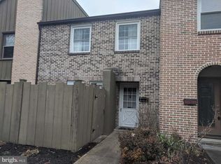 3 Club Ln, Reading, PA 19607