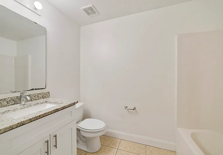 1907 Manatee Dr — Photo 10