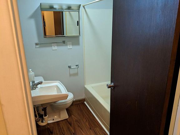 5th image of 200 S Wooster Ave APT D