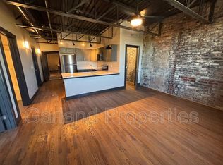 0 1st St NE APT 201, Pulaski, VA 24301