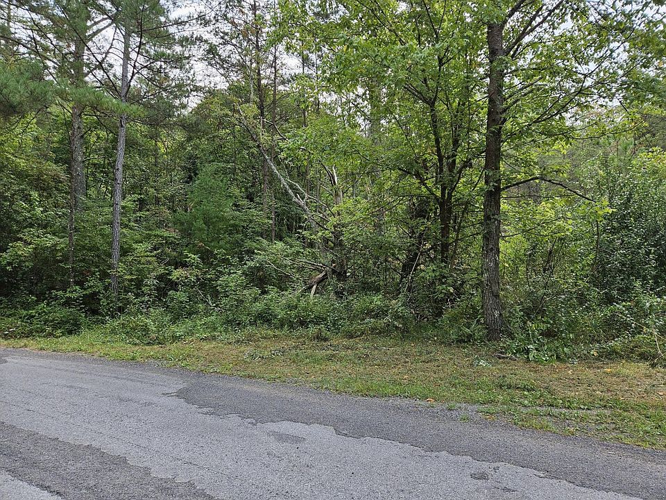 1st image of 32 Belaire Dr