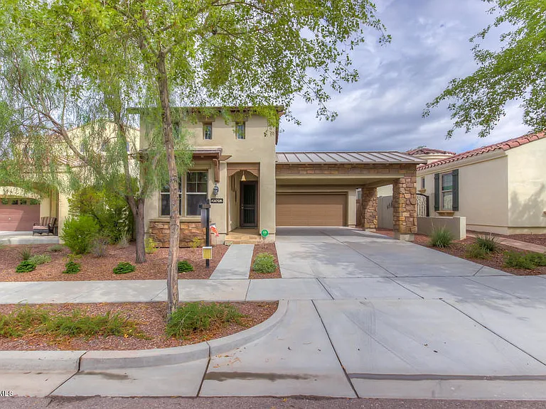 20912 W Ridge Rd — Photo 1