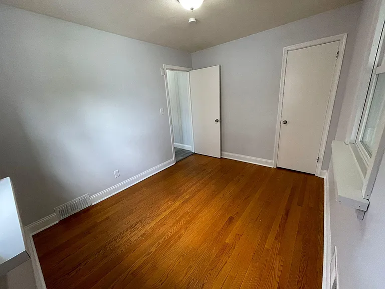 1914 S Wood St — Photo 23