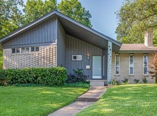 9052 Fringewood Dr, Dallas, TX 75228