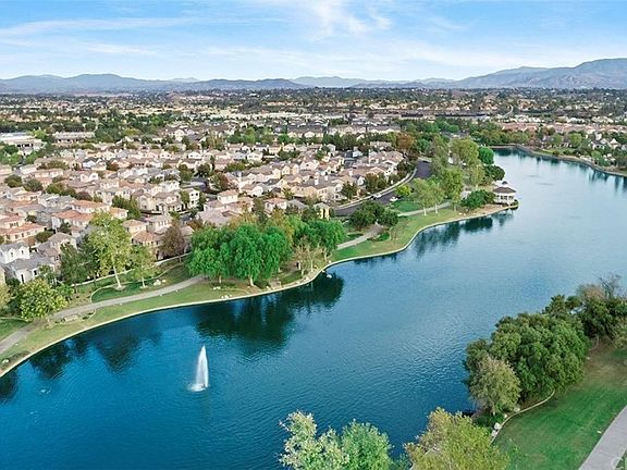 Harveston Lake Community