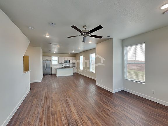 3rd image of 10996 S Trocadero Ave