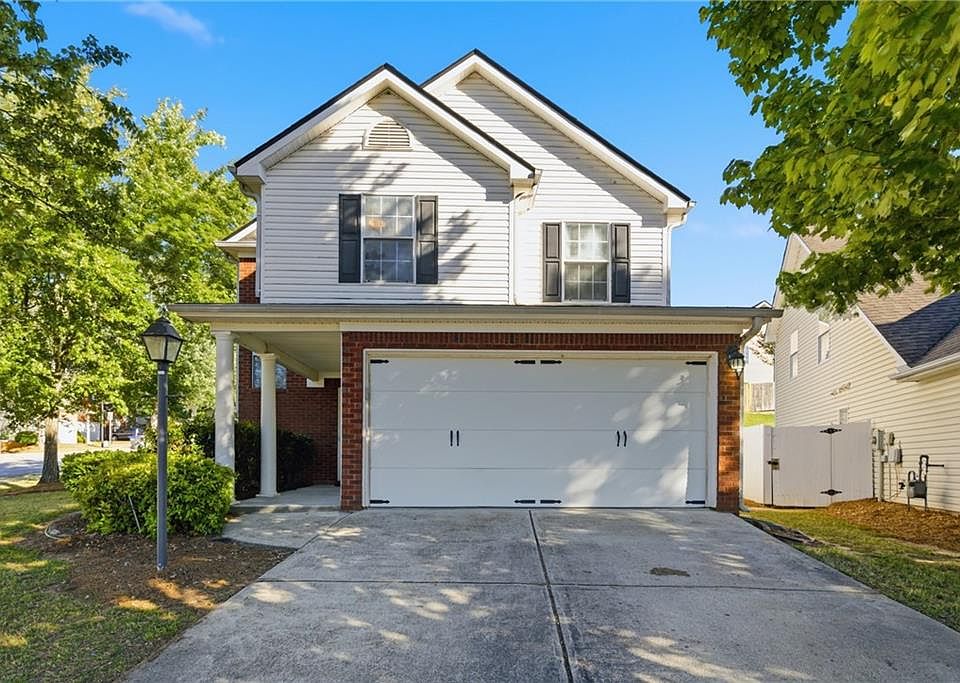 1st image of 702 River Hill Dr