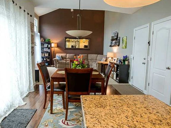 3rd image of 395 Nora Dr